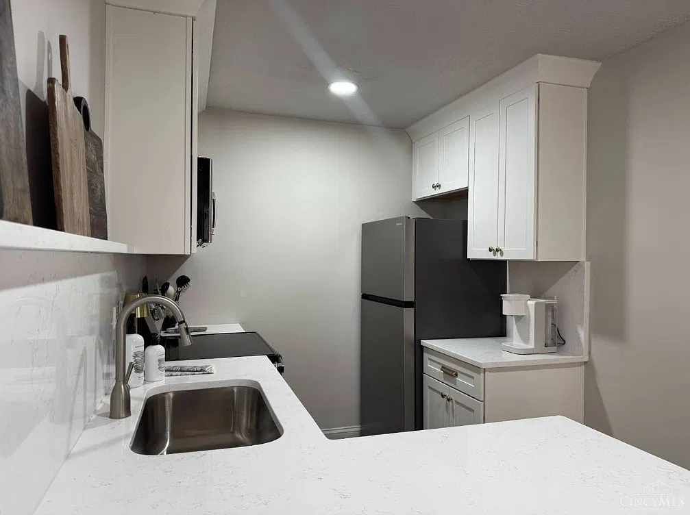 Studio, 580 sqft, $1,475 — Photo 3