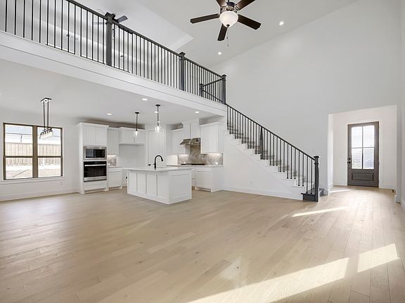 6016 Davis Knoll - Living Area