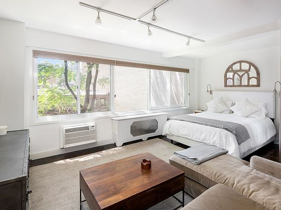 2nd image of 240 E 55th St APT 6B