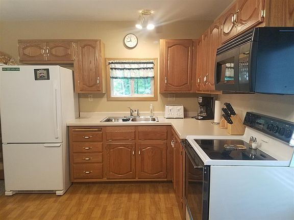 3rd image of N1523 Sandhill Ave