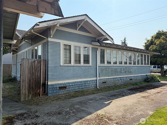 3rd image of 1814 Douglas Street
