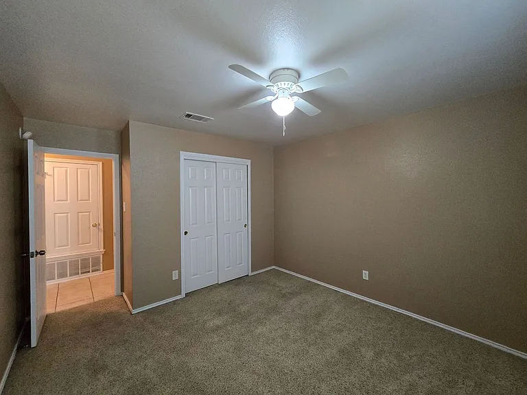 5812 Durango Dr — Photo 20