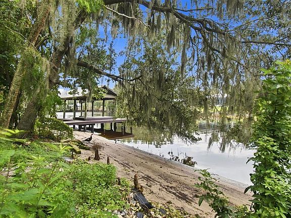 4th image of 11301 SYLVAN GREEN LANE