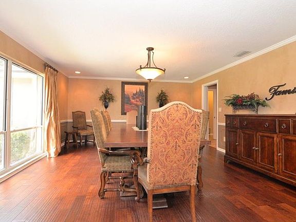 3rd image of 300 Sweetwater Club Ct