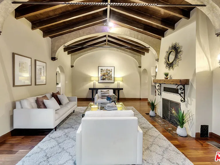 3425 Oak Glen Dr — Photo 2