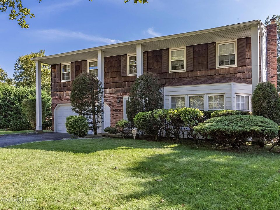 1st image of 14 Colony Ct