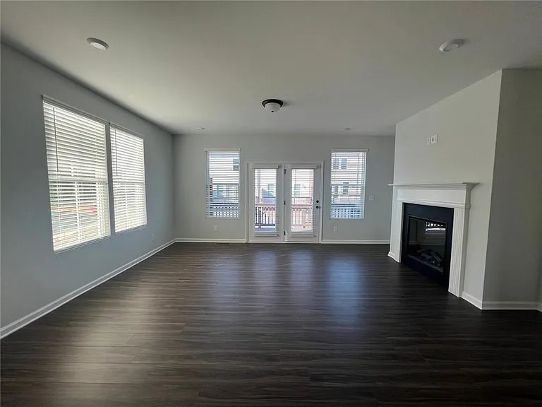 700 Payton Ln — Photo 9