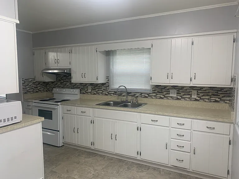 1245 Fall Creek Pkwy — Photo 8