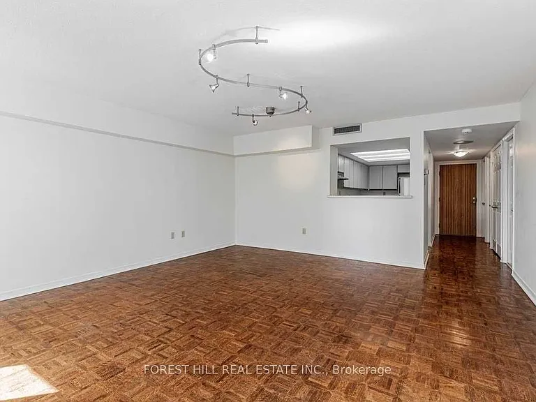 360 Bloor St E #910 — Photo 10
