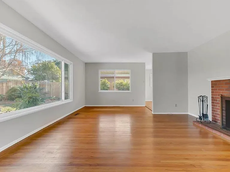 180 Bret Harte Way — Photo 2