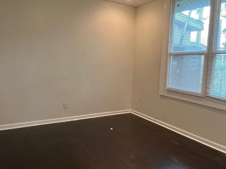 2505 Peniston St — Photo 9