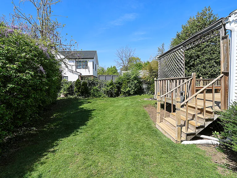 237 Fulton St — Photo 32