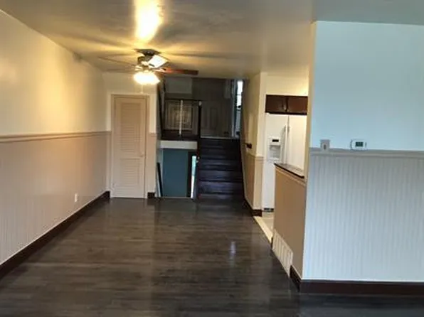 9722 Hoff St, Philadelphia, PA 19115