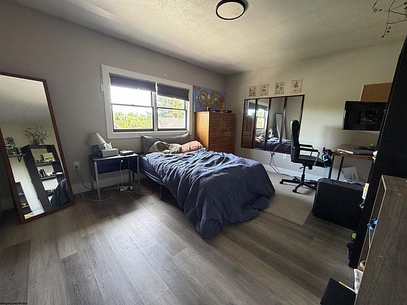 4th image of 32 Highland Ave