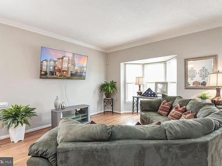 200 Barrie Pl — Photo 29