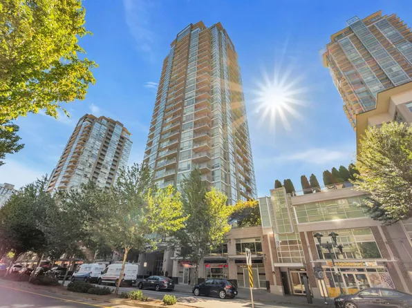 2968 Glen Dr #605, Coquitlam, BC V3B 0C4