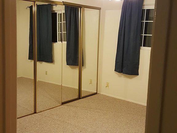 4th image of 228 W East Dr