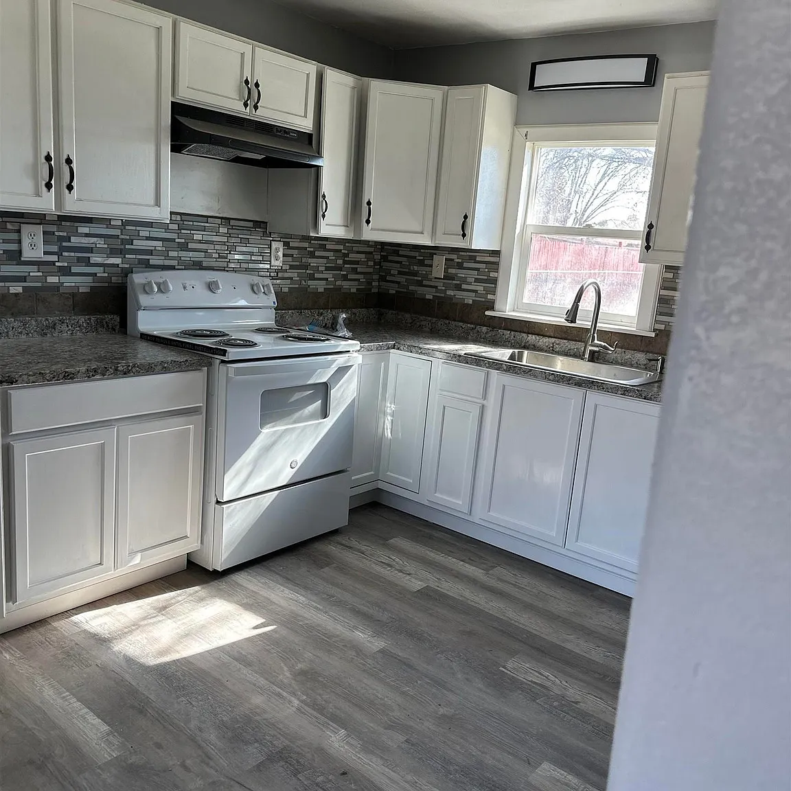 3 bed, 1144 sqft, $1,200 — Photo 4