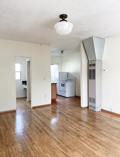 3804 N Haight Ave Photo 1
