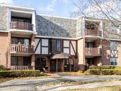 505 Grove St APT 34, Sewickley, PA, 15143