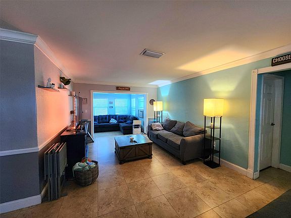 4th image of 2481 NW 87th Avenue