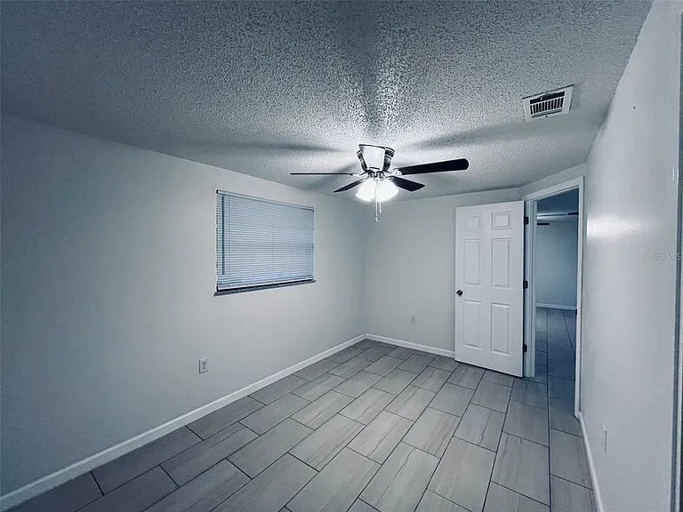 5323 Satsuma Dr — Photo 21