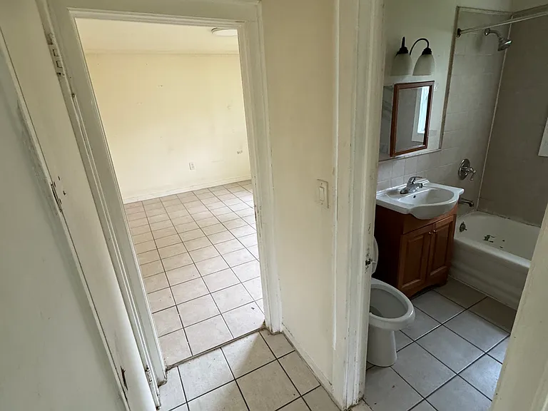27 Hillside Ave #4 — Photo 3