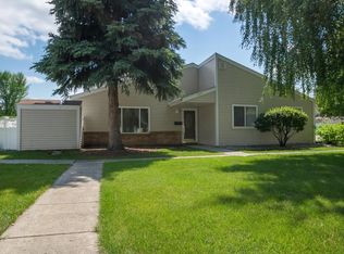 149 Parkview Cir, Grand Forks, ND 58201