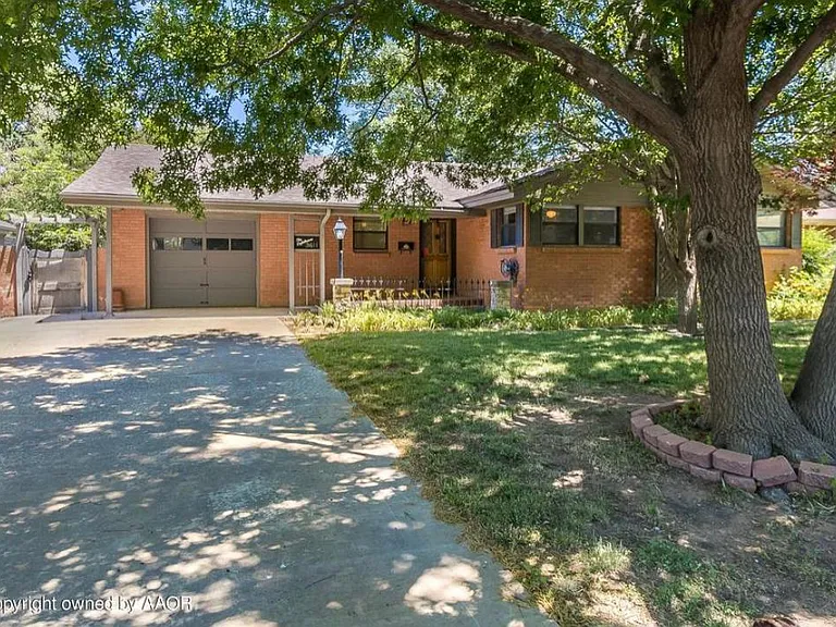 3611 Fleetwood Dr — Photo 2