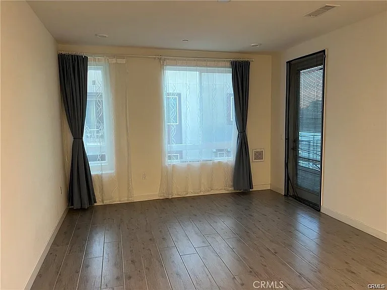 1402 N Nolita — Photo 21