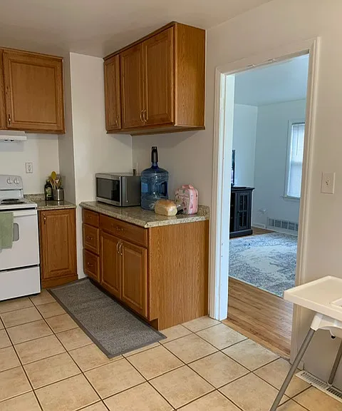 121 Catalpa Dr — Photo 5