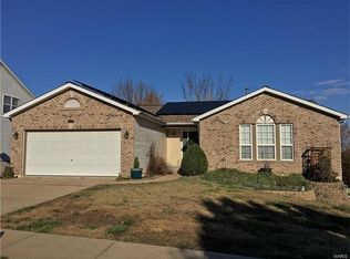 41 Winter Valley Dr, Fenton, MO 63026