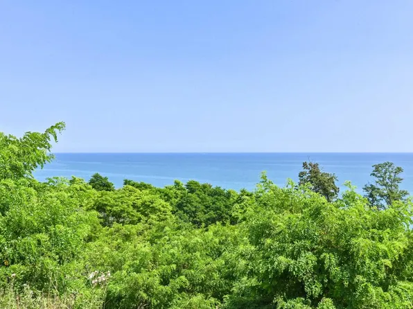 333 East Pioneer ROAD, Mequon, WI 53097