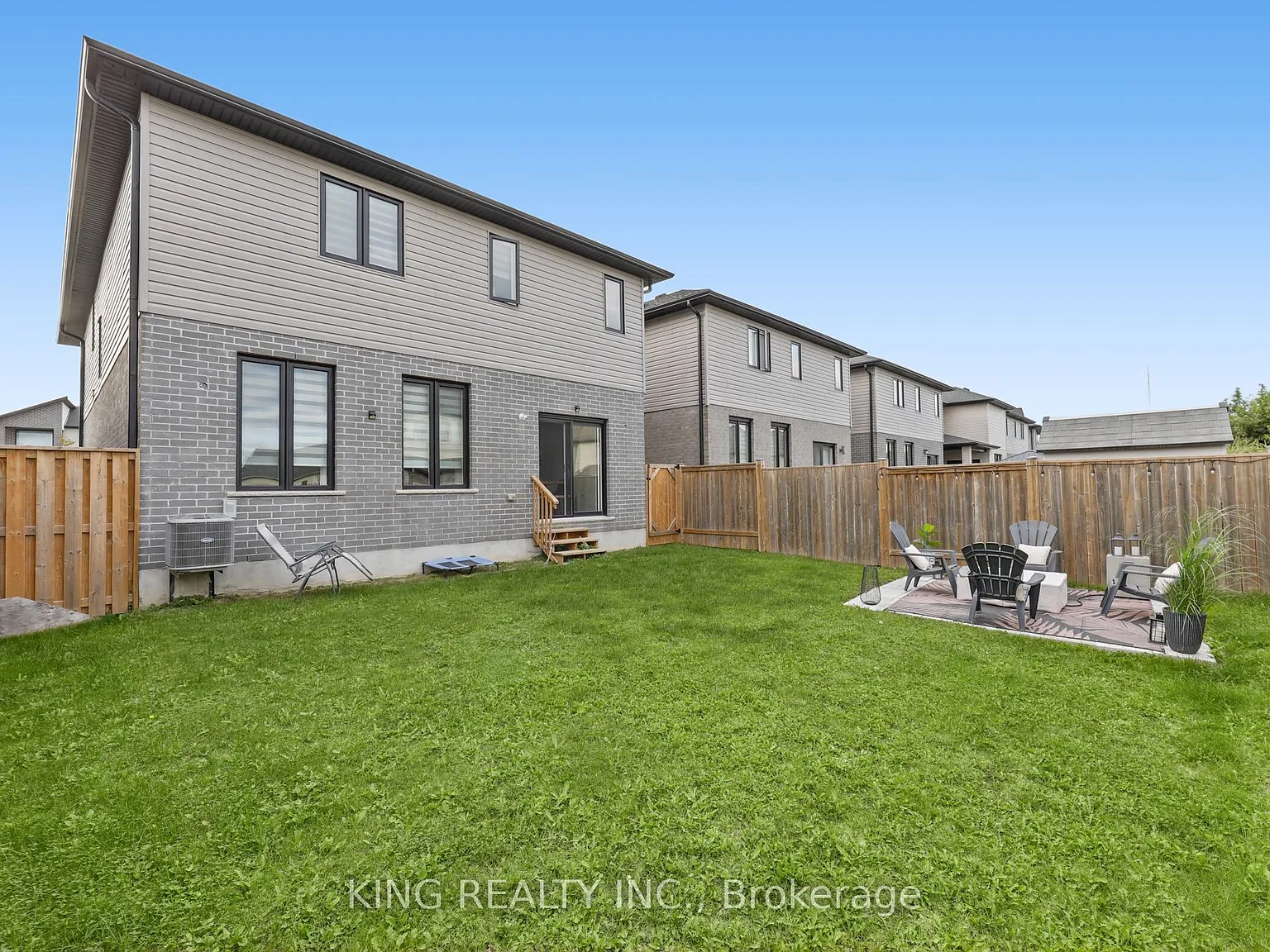 4 bed, $3,200 — Photo 3
