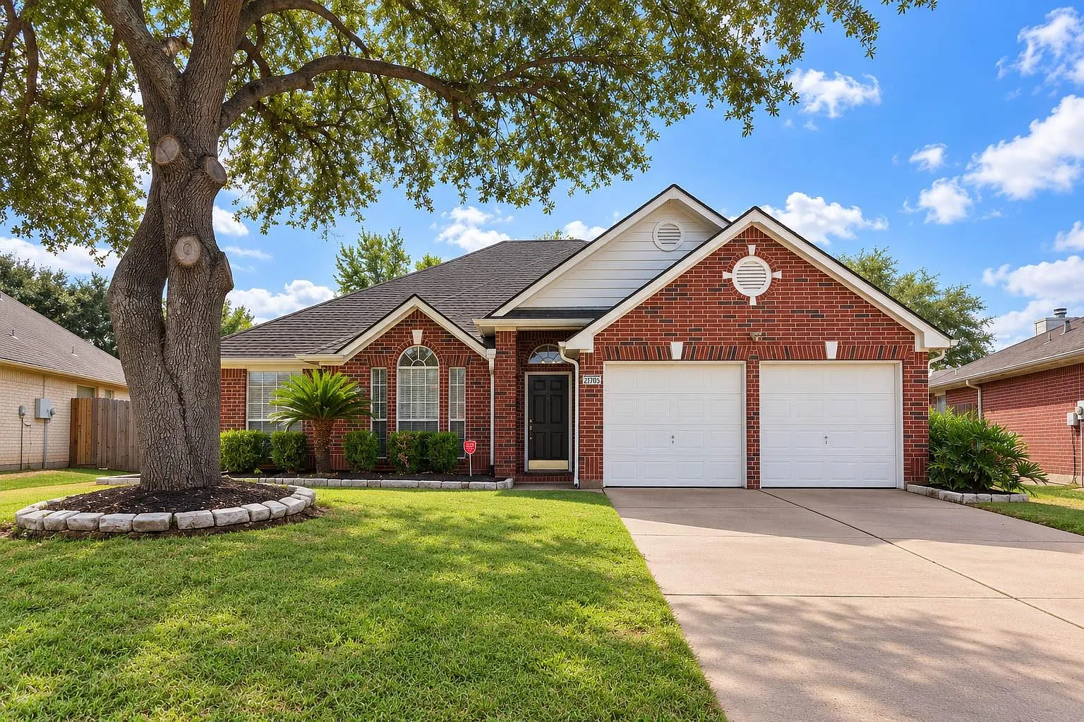 3 bed, 4.0 bath, 1763 sqft, $1,900 — Photo 2