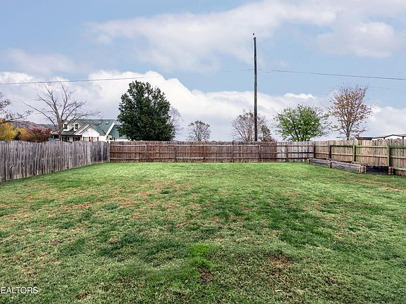 3rd image of 2734 Honey Hill Rd