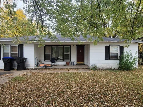 2208 SE Adams St, Topeka, KS 66605
