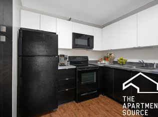 1000 N Dearborn St #911, Chicago, IL 60610