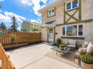 Callingwood Court, Edmonton, AB T5T 0H5