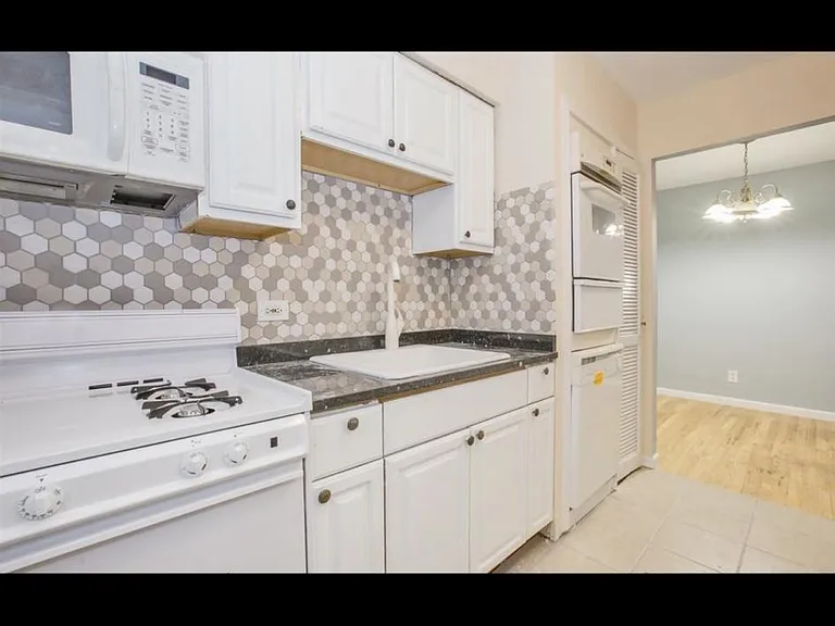 60 Sycamore Rd #2 — Photo 1