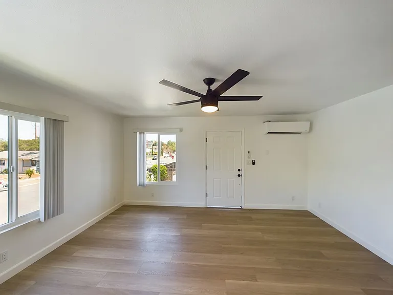 419 W 4th Ave — Photo 8