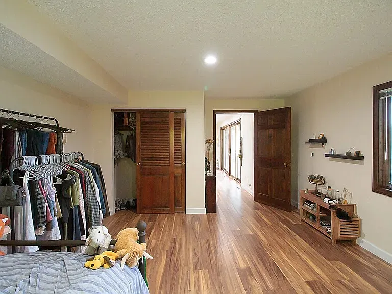 4 bed, 3696 sqft, $4,300 — Photo 4