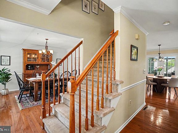 4th image of 958 Scarlet Oak Dr