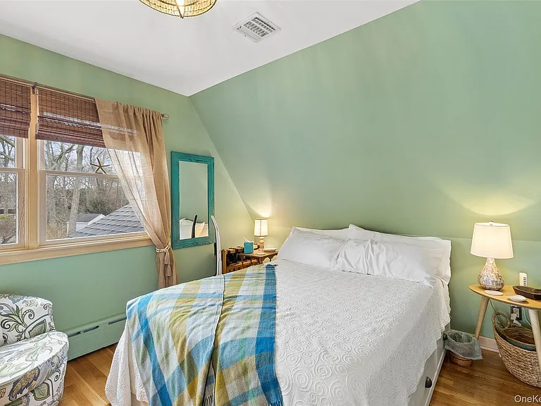 1050 Pine Ave — Photo 18