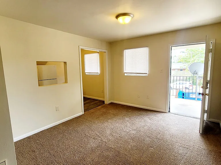 1822 Williamsburg Rd #9 — Photo 7