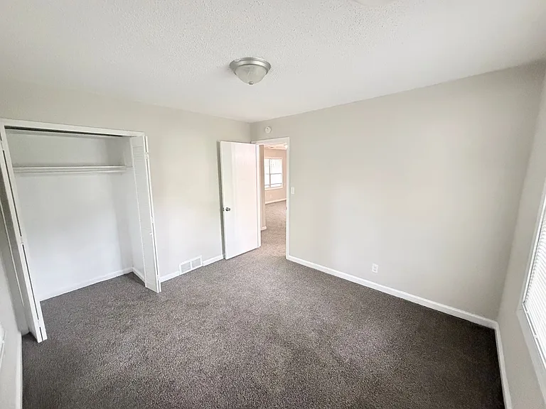 6534 Kimball Ave — Photo 9