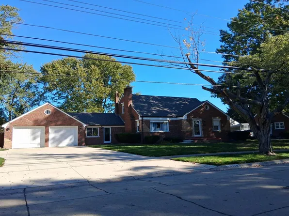 18779 Huntington Ave, Harper Woods, MI 48225
