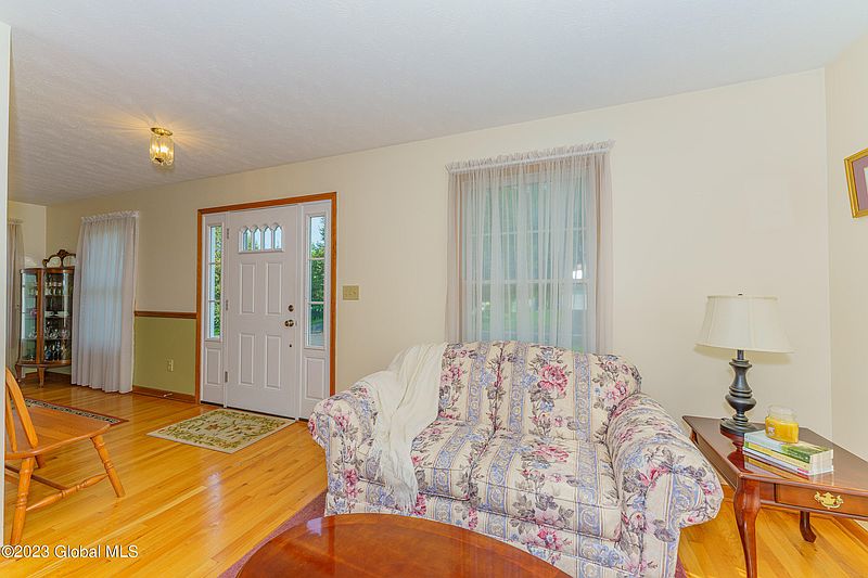 5th image of 5 Hydor Drive