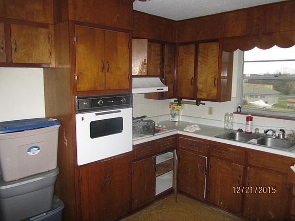 4th image of 130 Atkins Ln