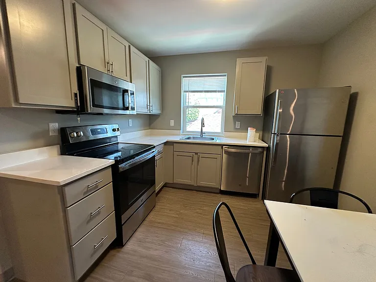 126 College Ave — Photo 33